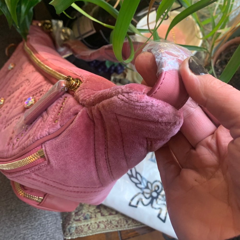 SOLD⛔️Authentic MCM Velvet/leather jeweled zip top Beltbag. - Picture 14 of 15